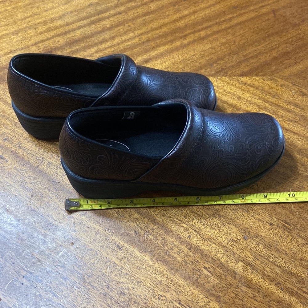 Safe Step clogs - Picture 3 of 8